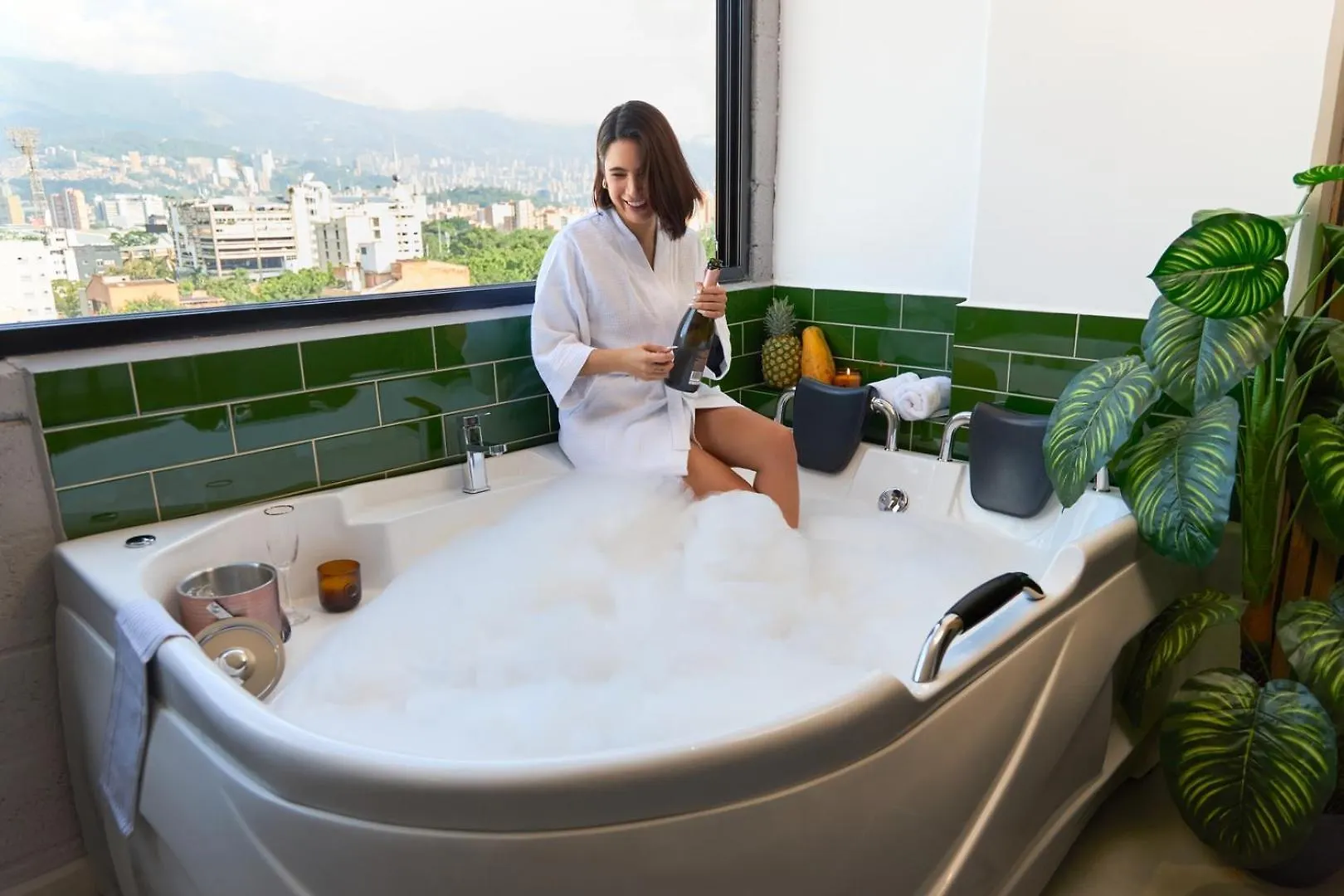 Stadio Comfort Jacuzzi Rosa Negra Aparta-Suite Medellín 0*,